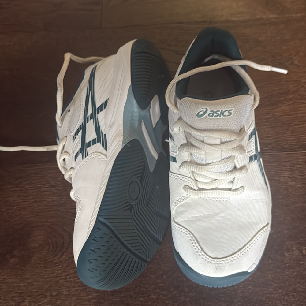 GIRLS GEL-GAME GRADE SCHOOL Tennis shoe size 2